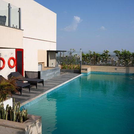 Hyatt Place Jaipur Malviya Nagar מראה חיצוני תמונה Pool at the hotel